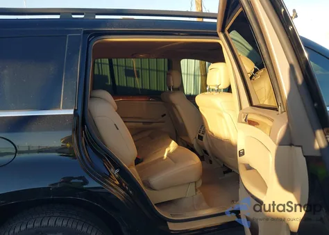 2009 Mercedes-Benz Gl 450 4Matic z USA, uszkodzony, nr VIN 4JGBF71E89A515972